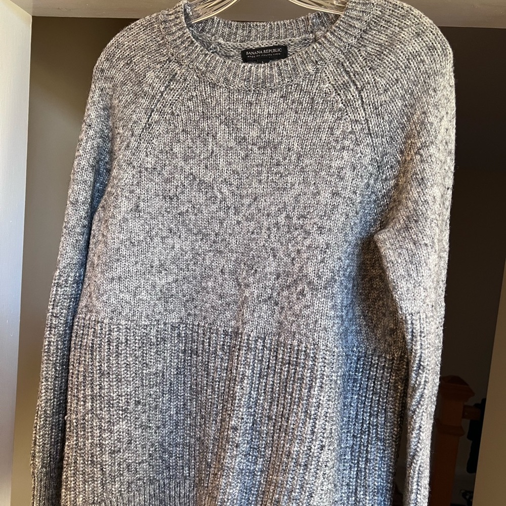 Banana republic sweater excellent condition